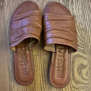 Musse & Cloud The Leila Sandal Camel Hue with Classic‎ Design